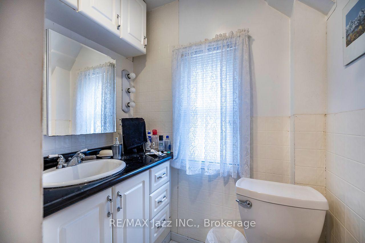 Photo 16 of 97 Adelaide Avenue, Oshawa, O'Neill — HOMEH