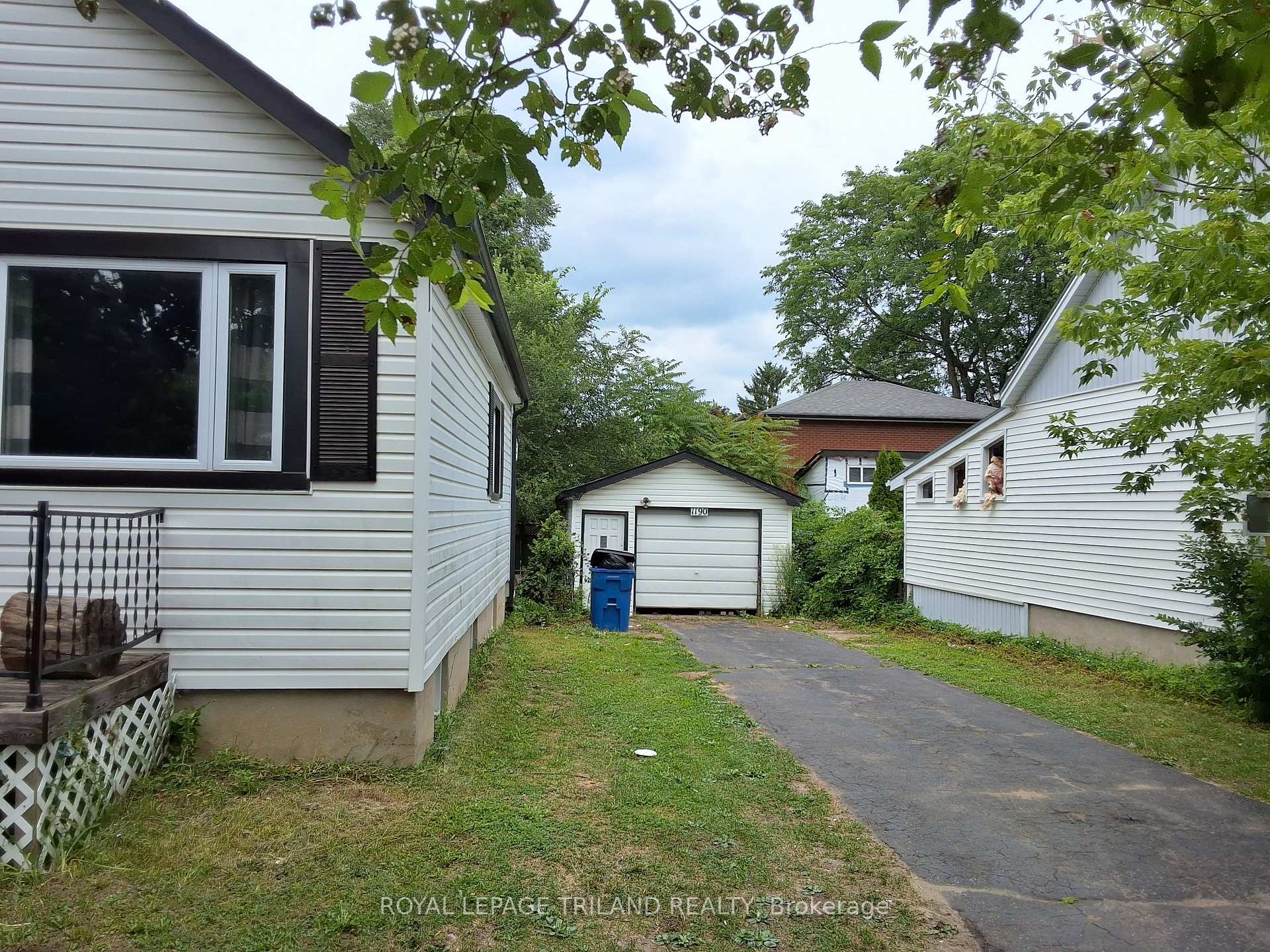 Photo 3 of 1190 Huron Street, London, East A — HOMEH