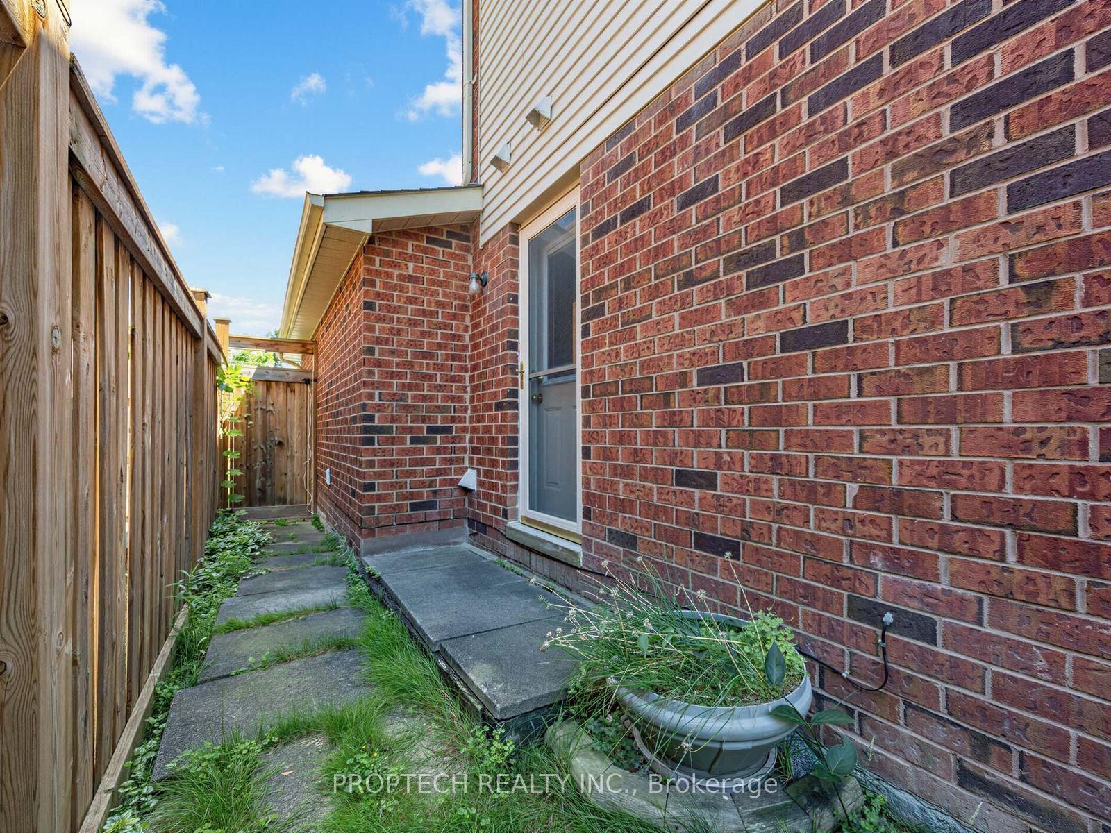 Photo 32 of 50 Fallingbrook Street, Whitby, Pringle Creek — HOMEH