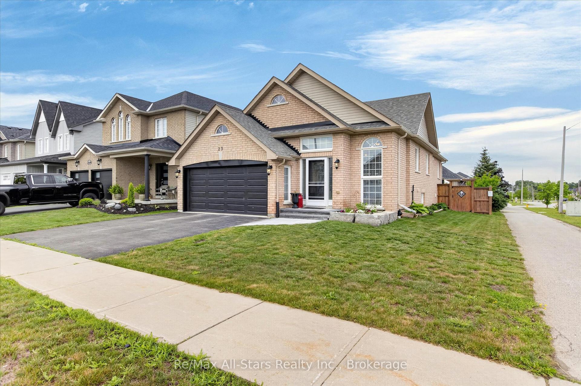 Photo 2 of 29 Gunsolus Road, Kawartha Lakes, Lindsay — HOMEH