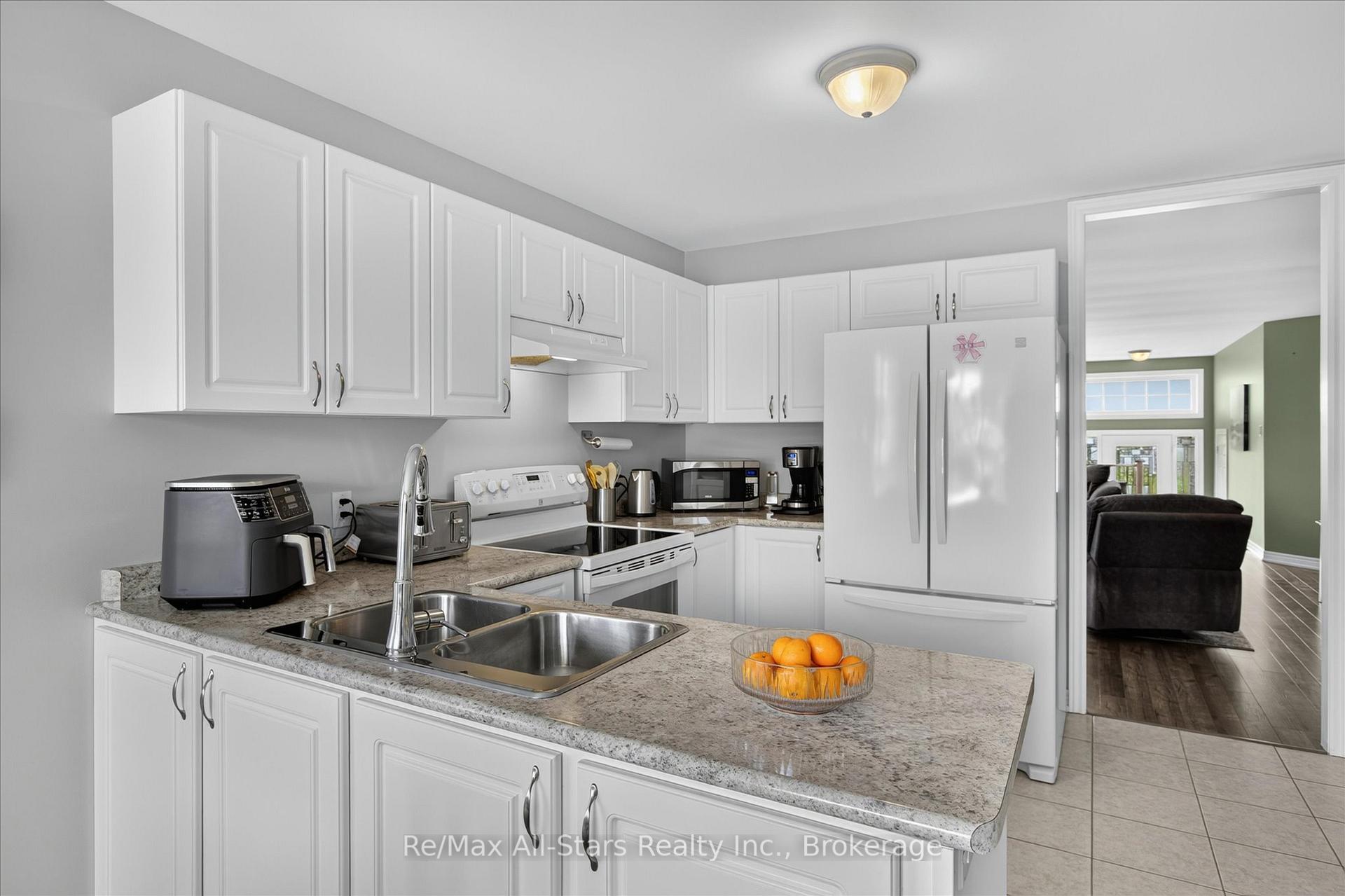 Photo 9 of 29 Gunsolus Road, Kawartha Lakes, Lindsay — HOMEH