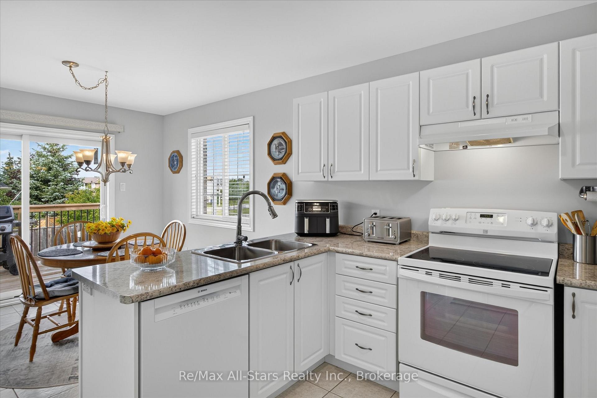 Photo 10 of 29 Gunsolus Road, Kawartha Lakes, Lindsay — HOMEH