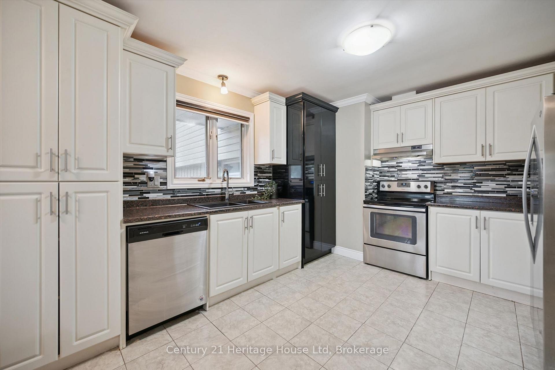 Photo 12 of 146 Cornell Avenue, Kitchener, Rockway — HOMEH
