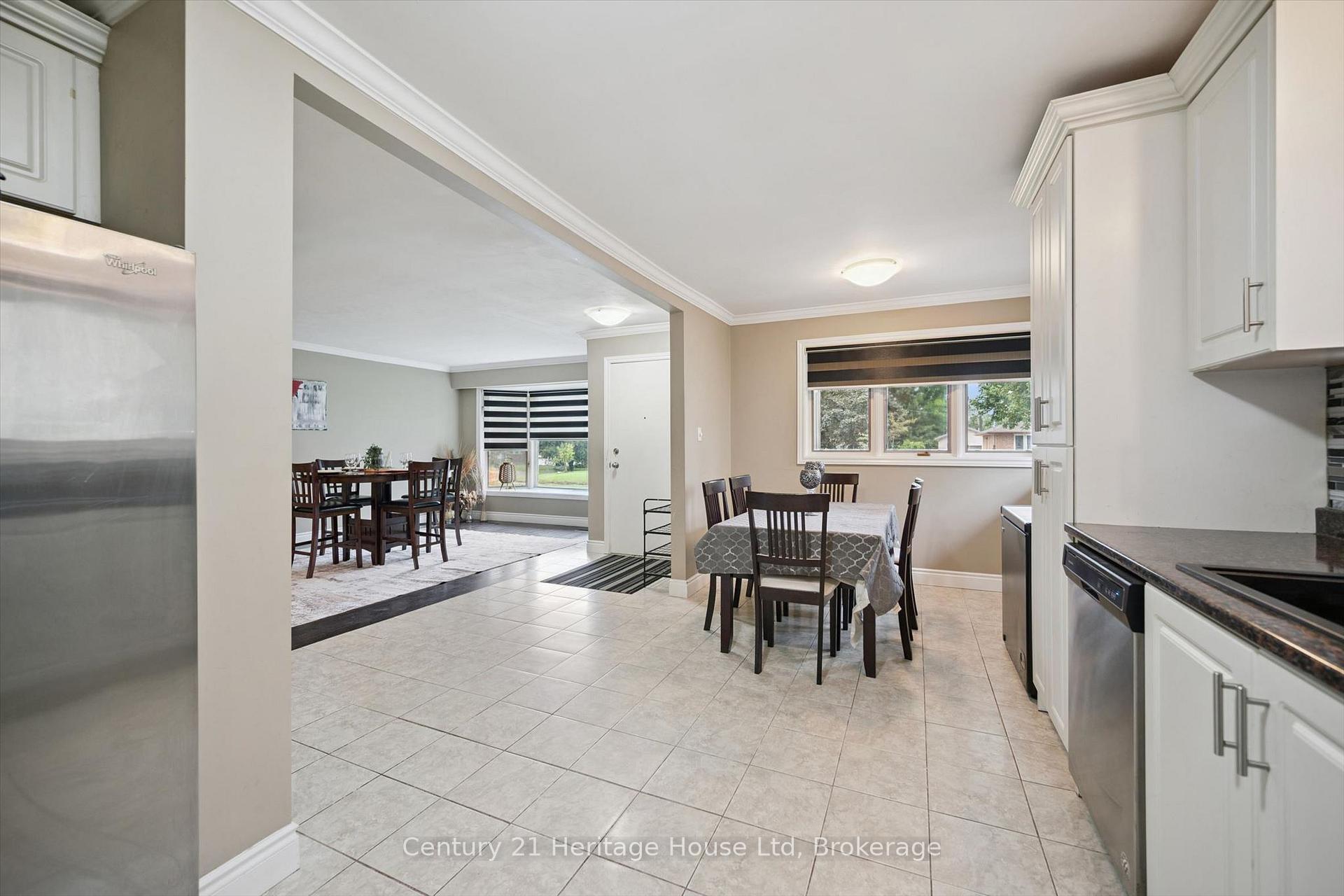 Photo 13 of 146 Cornell Avenue, Kitchener, Rockway — HOMEH