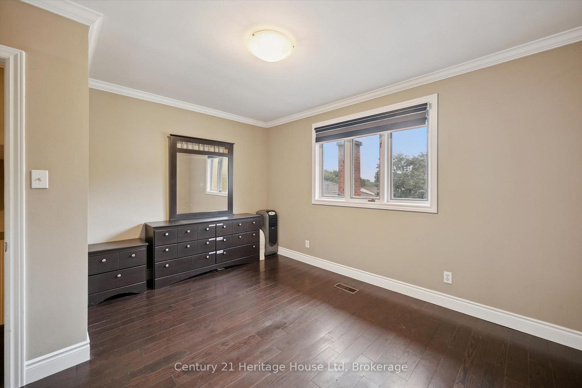Photo 21 of 146 Cornell Avenue, Kitchener, Rockway — HOMEH