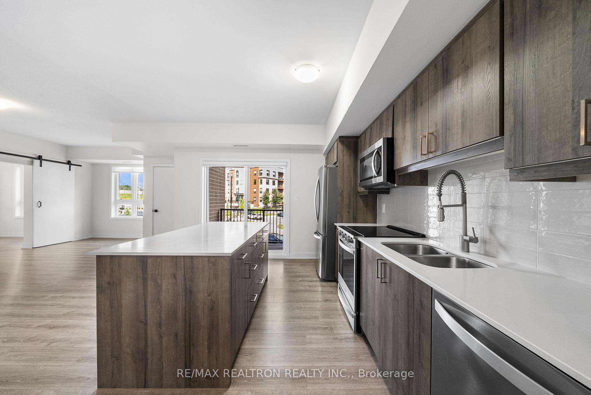 Photo 4 of Unit 13, 5 Chef Lane, Barrie, Rural Barrie Southeast — HOMEH