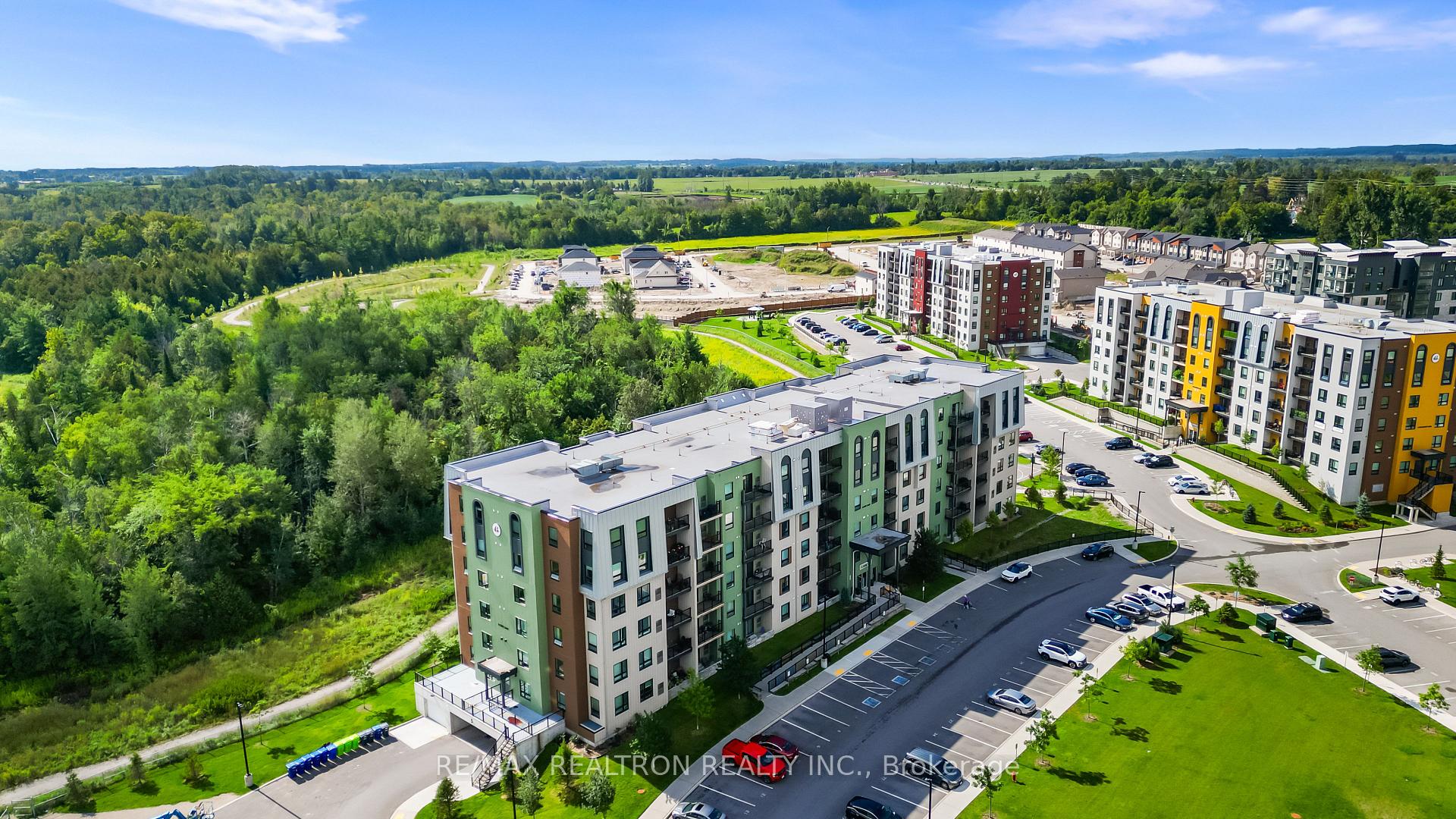 Photo 35 of Unit 13, 5 Chef Lane, Barrie, Rural Barrie Southeast — HOMEH