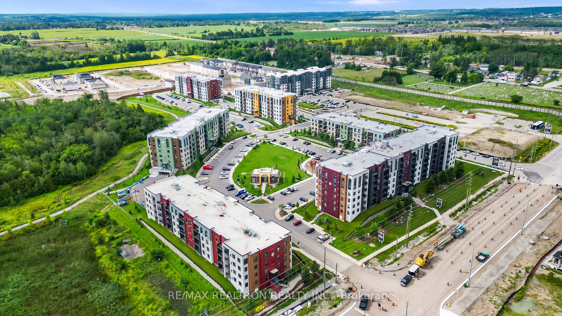 Photo 38 of Unit 13, 5 Chef Lane, Barrie, Rural Barrie Southeast — HOMEH