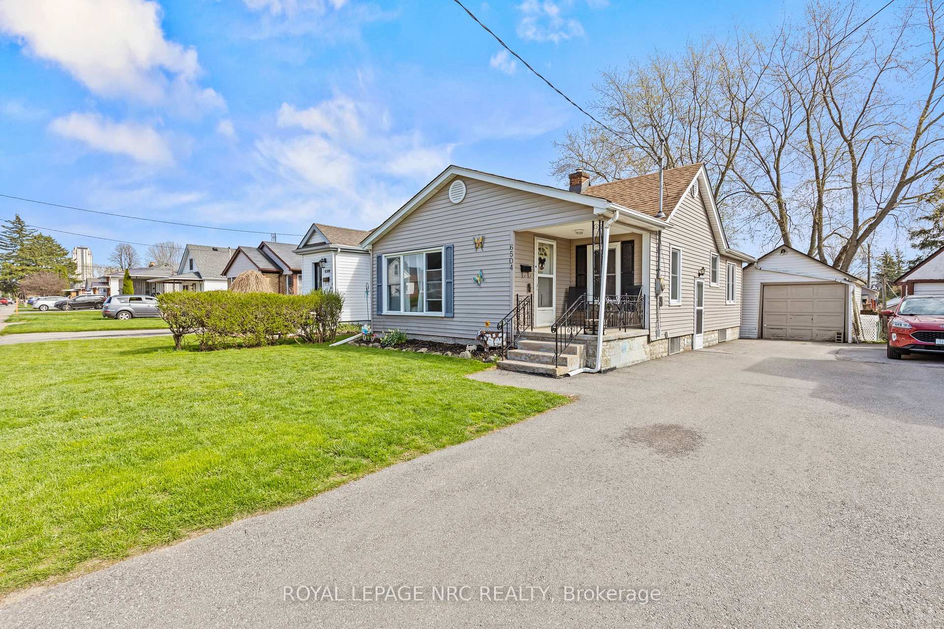 Photo 1 of 6504 Monroe Street, Niagara Falls, Dorchester — HOMEH