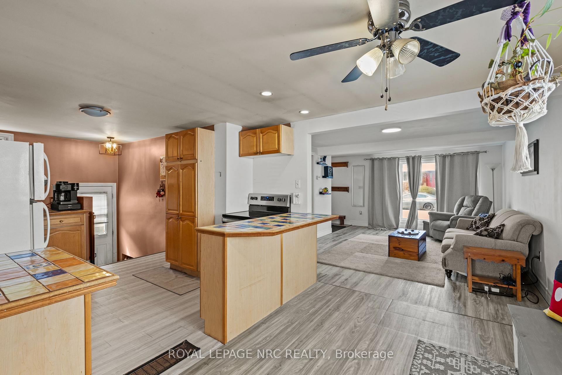 Photo 10 of 6504 Monroe Street, Niagara Falls, Dorchester — HOMEH
