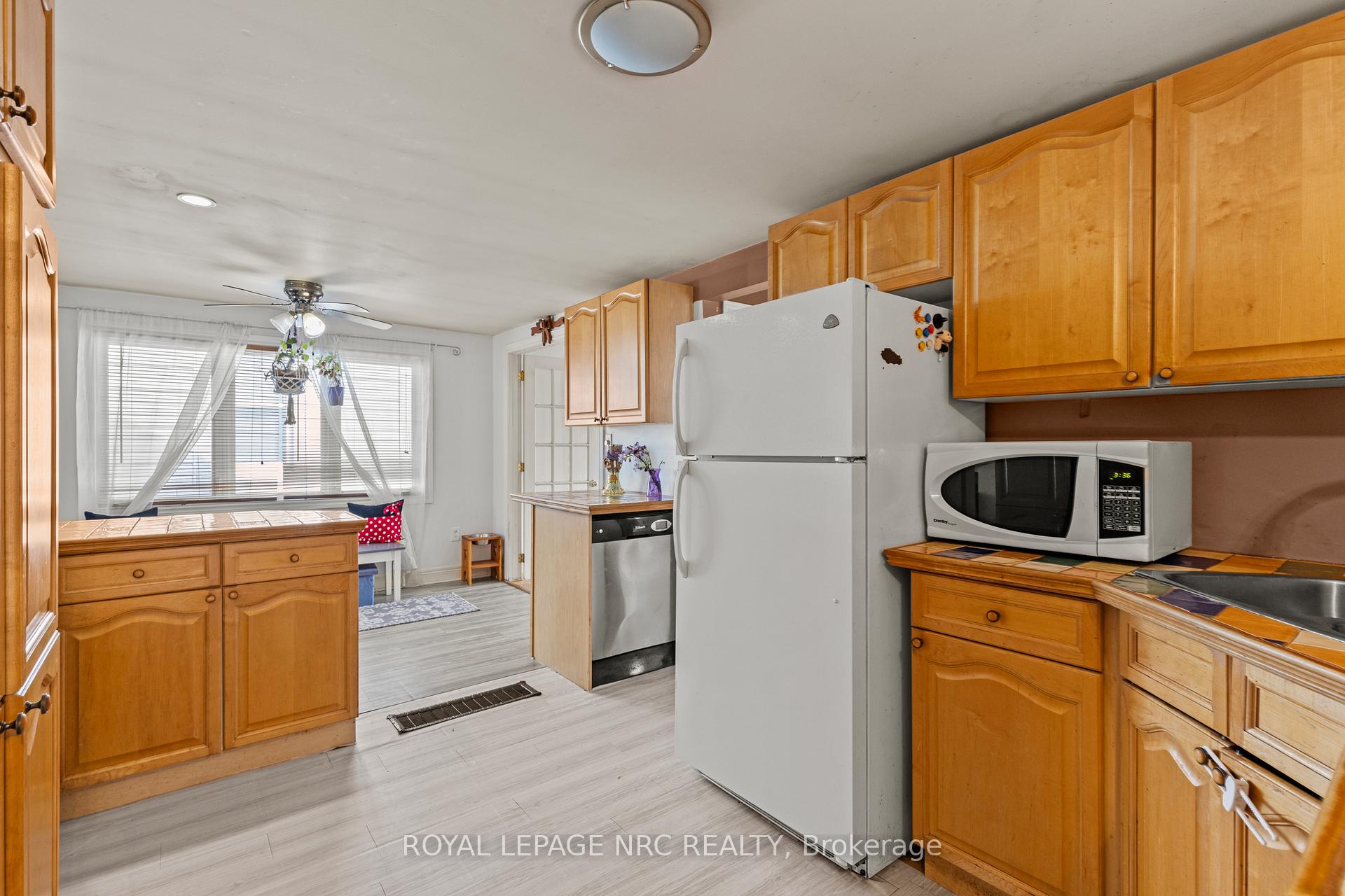 Photo 12 of 6504 Monroe Street, Niagara Falls, Dorchester — HOMEH