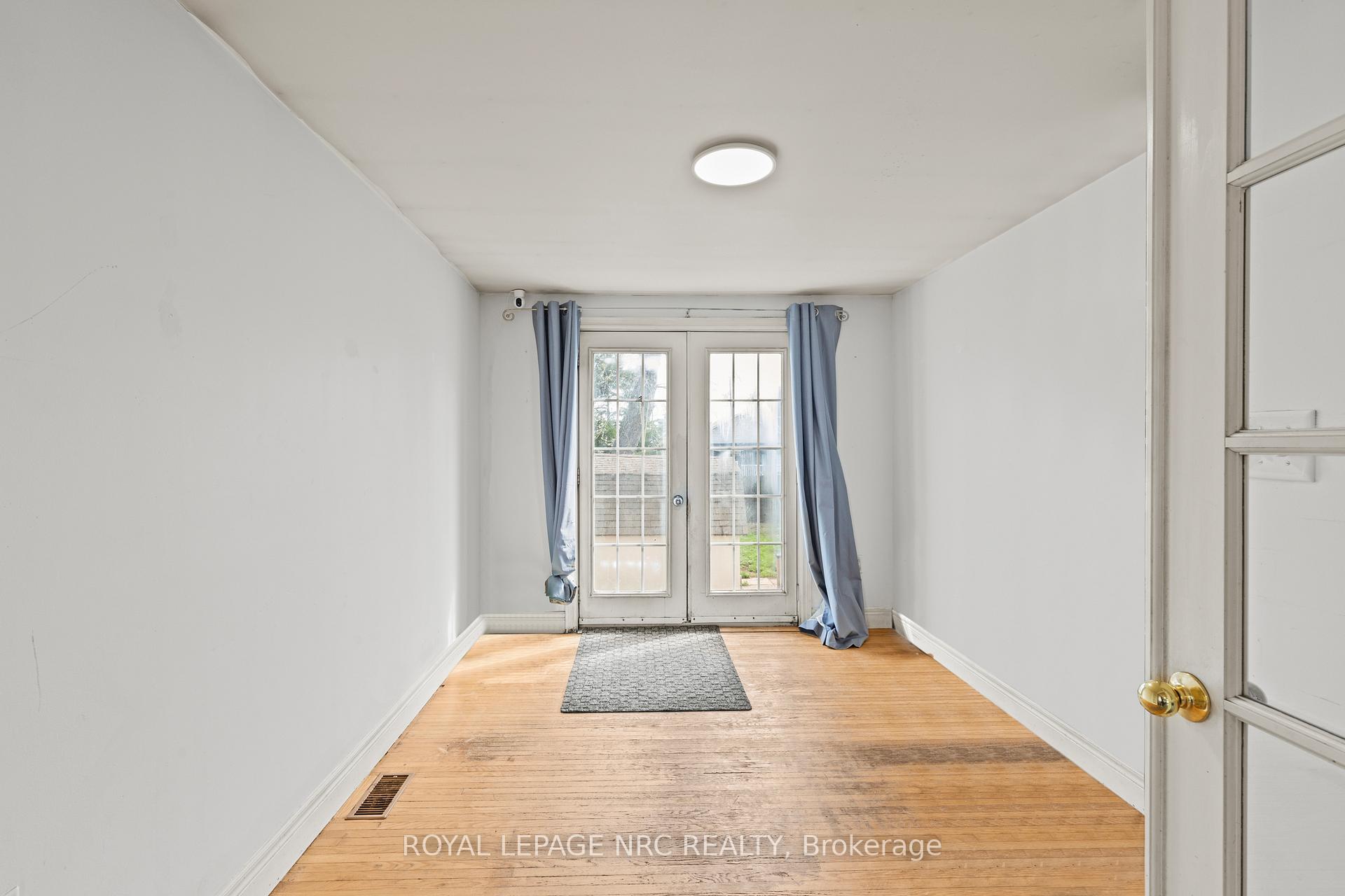 Photo 13 of 6504 Monroe Street, Niagara Falls, Dorchester — HOMEH