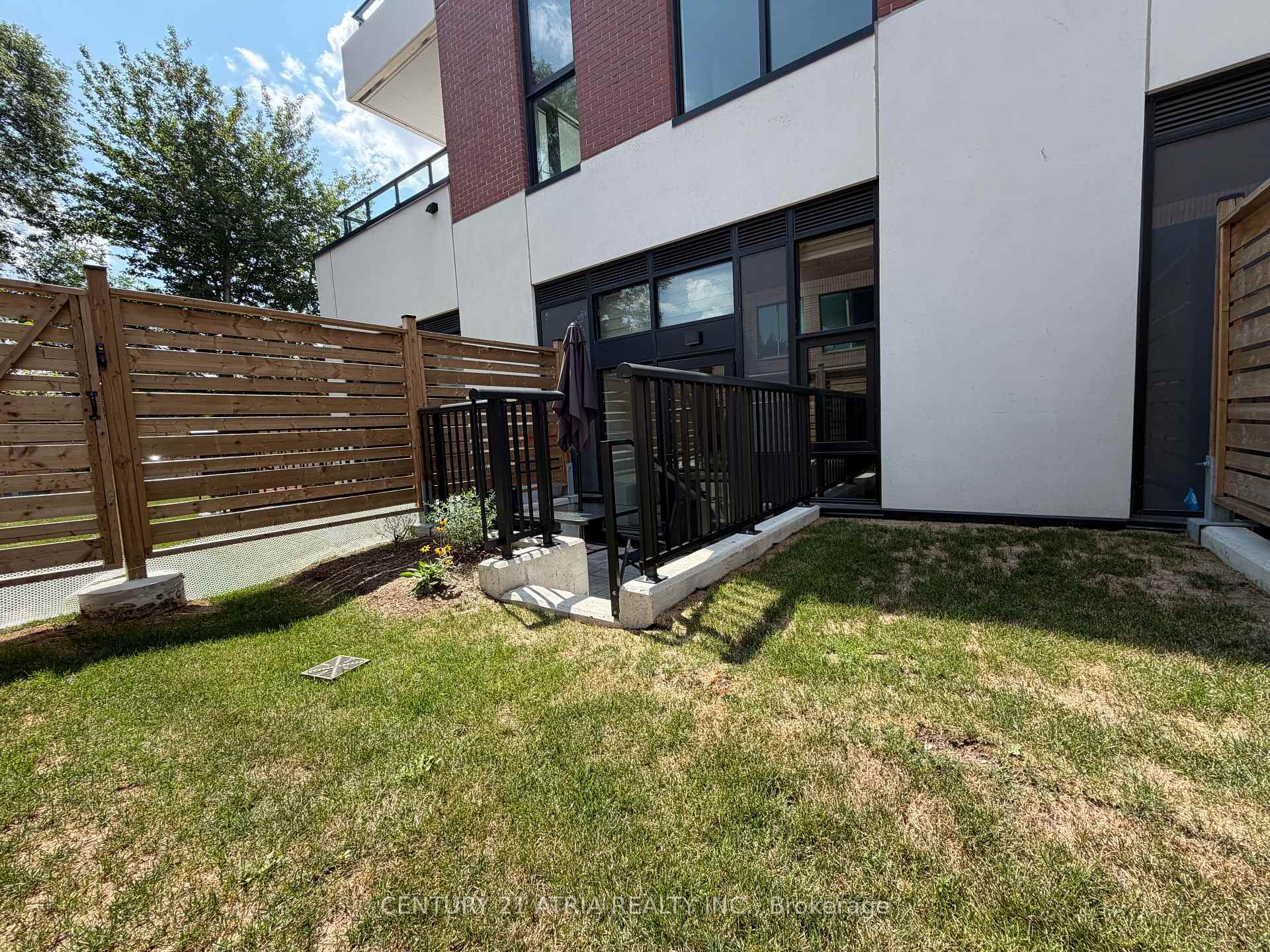 Photo 16 of Unit 102, 699 Sheppard Avenue E, North York, Bayview Village — HOMEH
