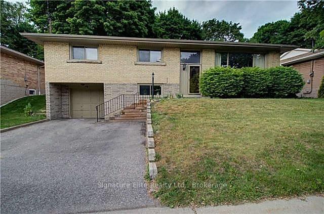 Photo 2 of 12 Burnview Crescent, Scarborough, Woburn — HOMEH