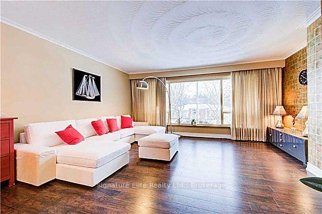 Photo 3 of 12 Burnview Crescent, Scarborough, Woburn — HOMEH