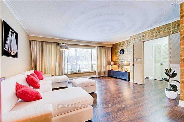 Photo 10 of 12 Burnview Crescent, Scarborough, Woburn — HOMEH