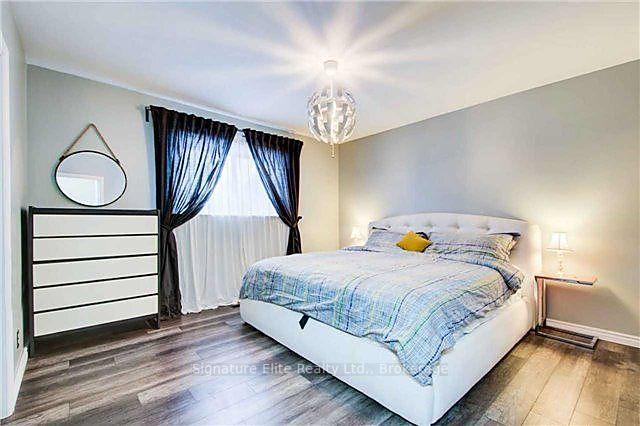 Photo 17 of 12 Burnview Crescent, Scarborough, Woburn — HOMEH