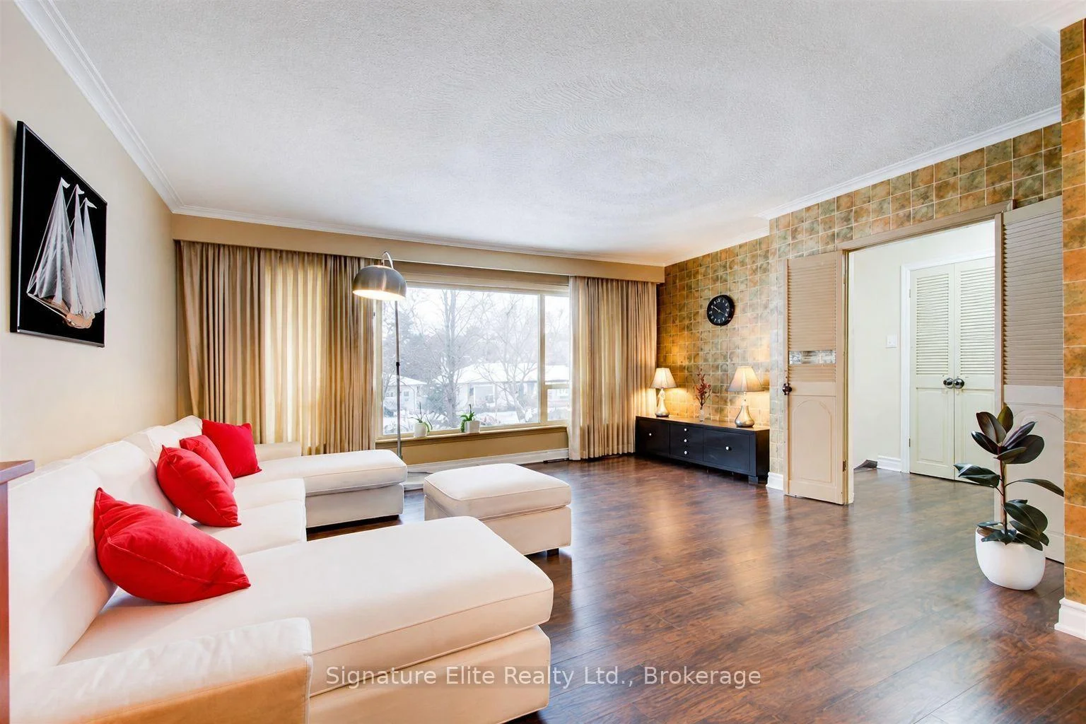 Photo 1 of 12 Burnview Crescent, Scarborough, Woburn — HOMEH