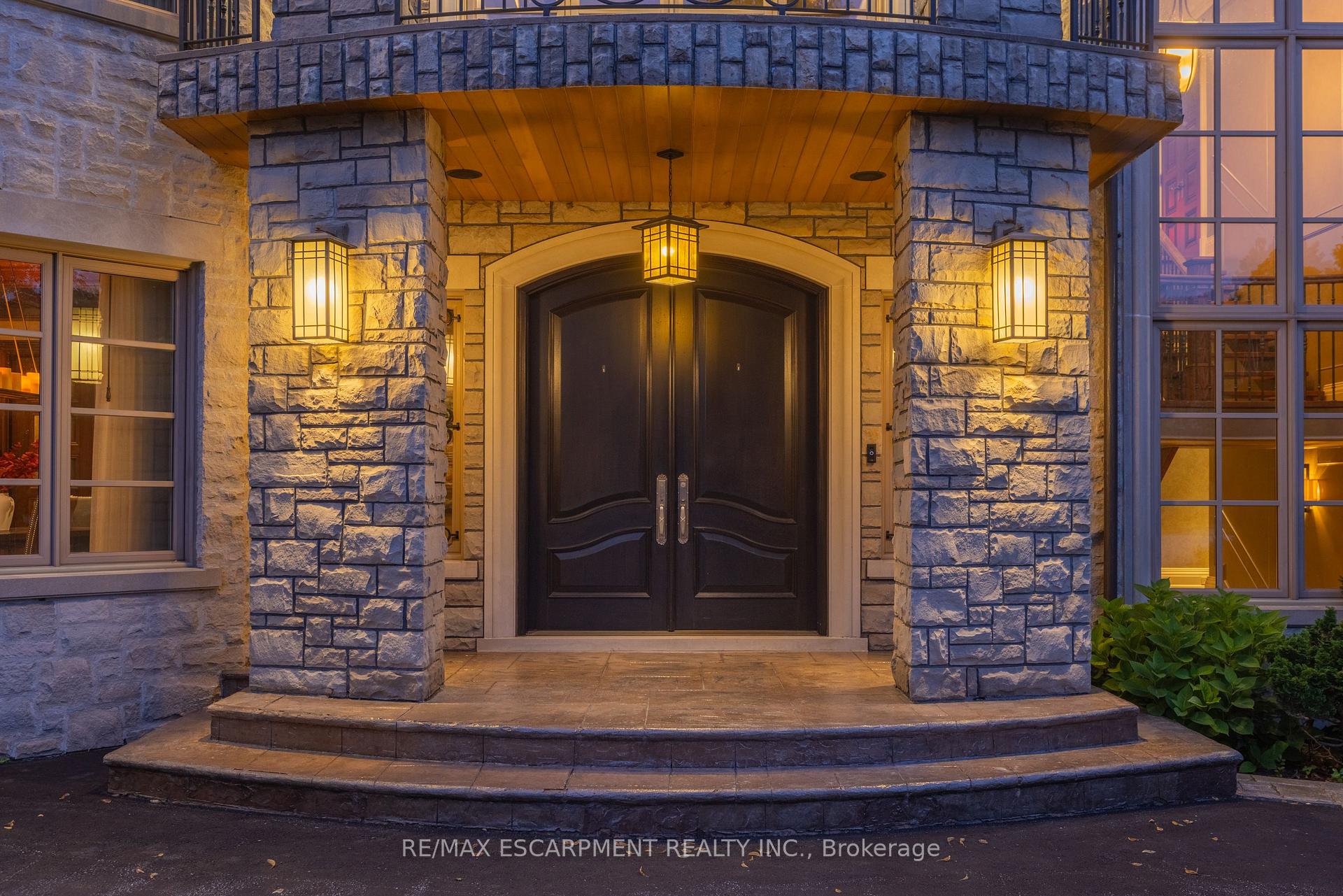 Photo 9 of 25 Turtle Lake Drive, Halton Hills, Rural Halton Hills — HOMEH
