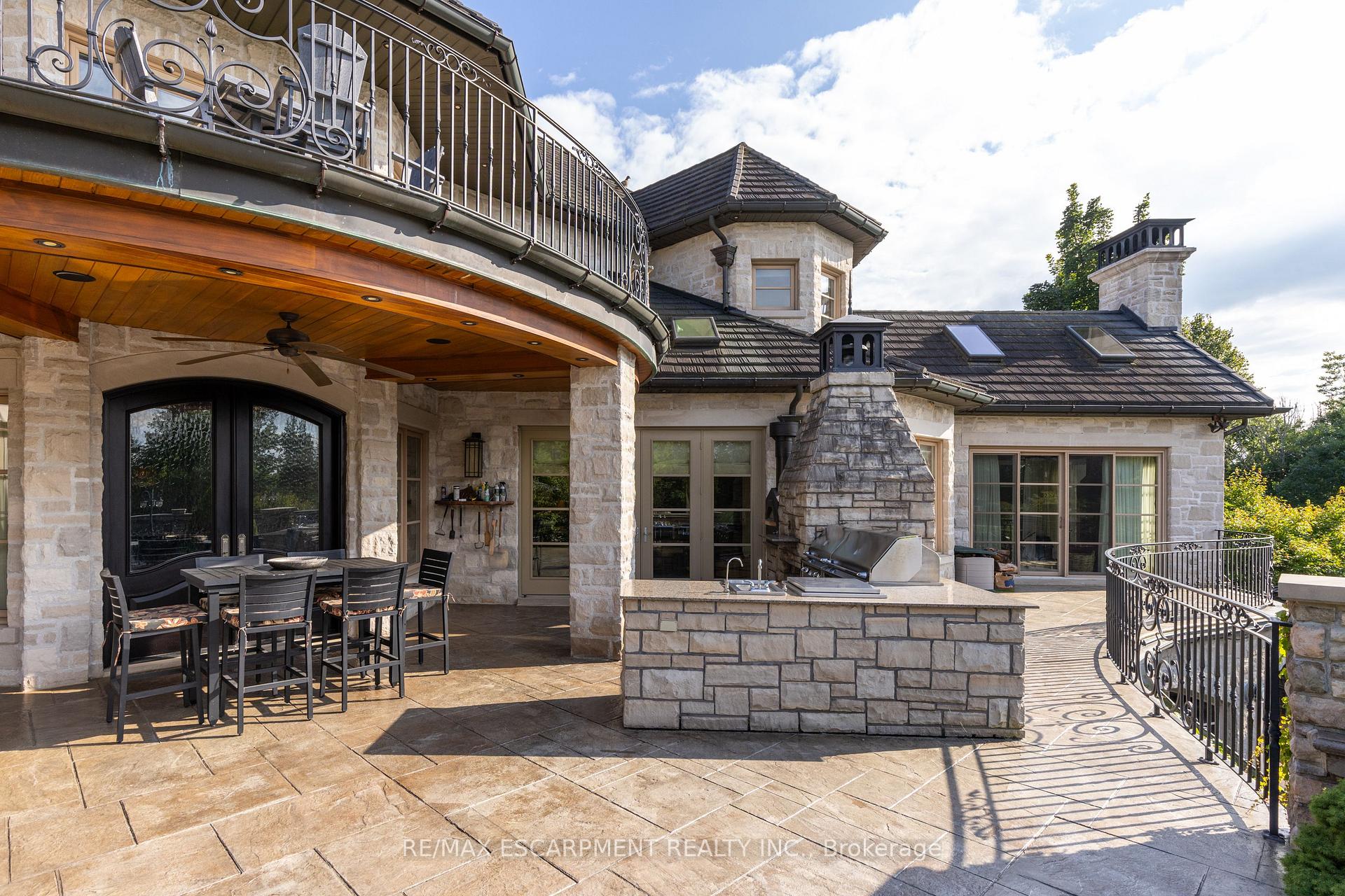Photo 11 of 25 Turtle Lake Drive, Halton Hills, Rural Halton Hills — HOMEH