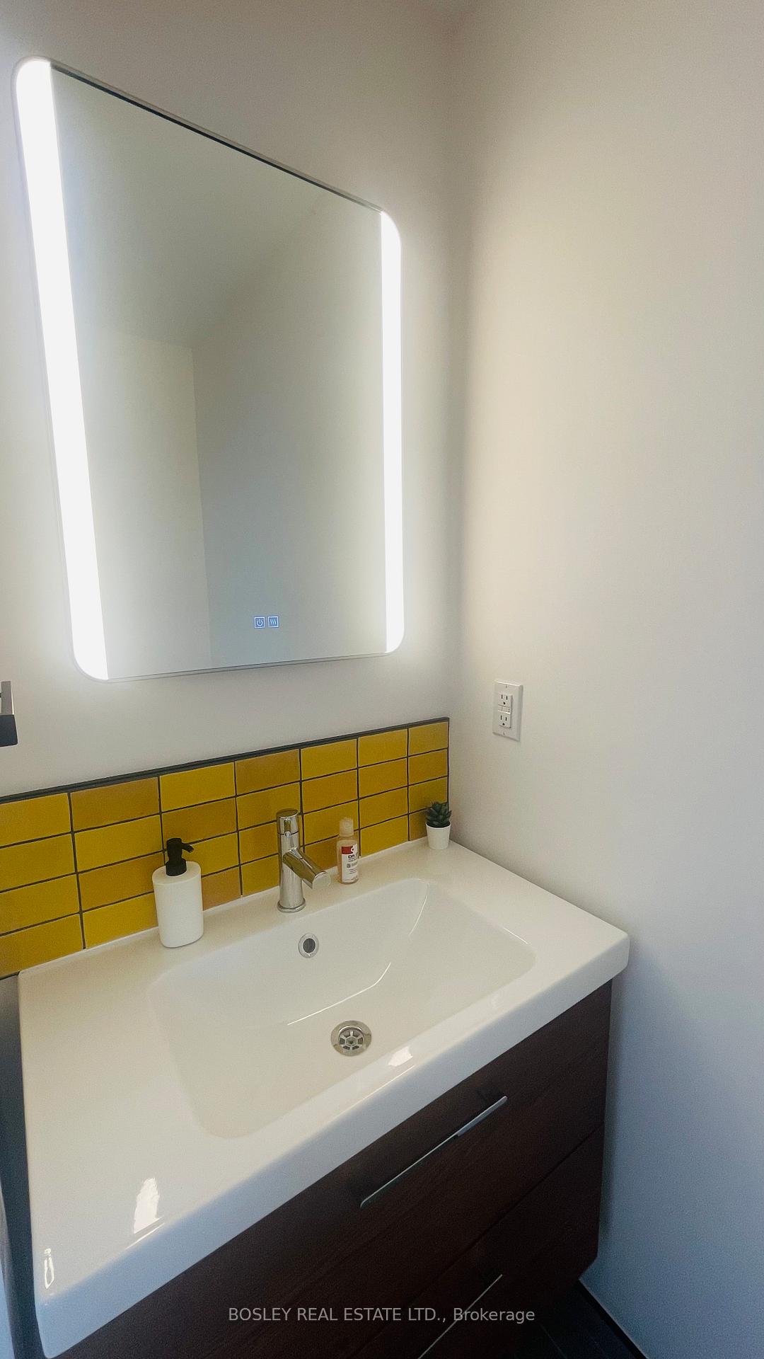 Photo 15 of Unit Upper, 317 O'Connor Drive, Toronto, East York — HOMEH