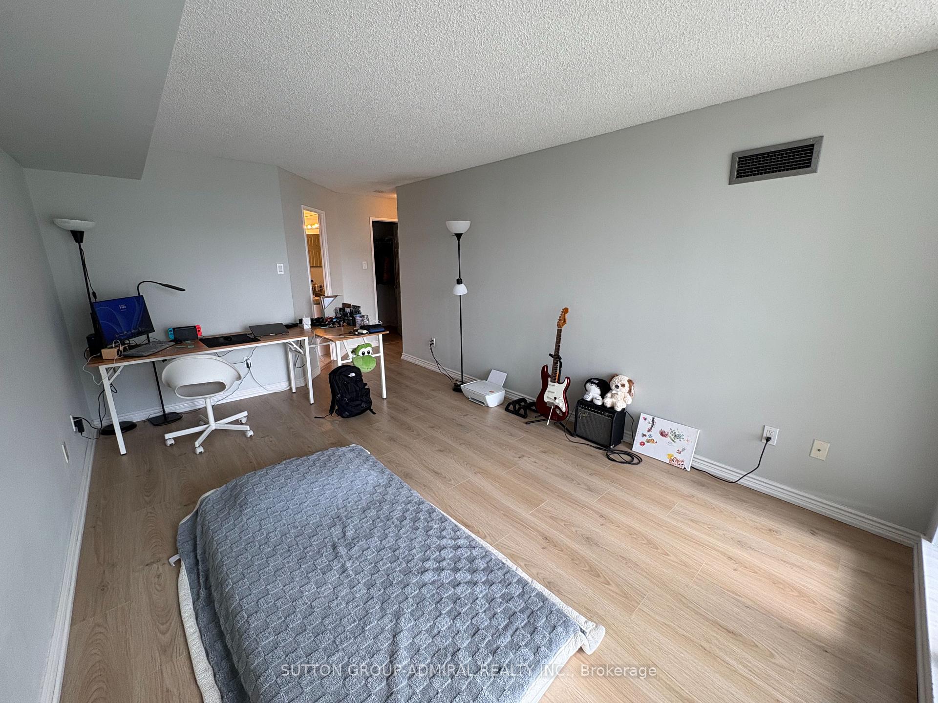 Photo 22 of Unit 701, 1 Clark Avenue W, Vaughan, Crestwood-Springfarm-Yorkhill — HOMEH