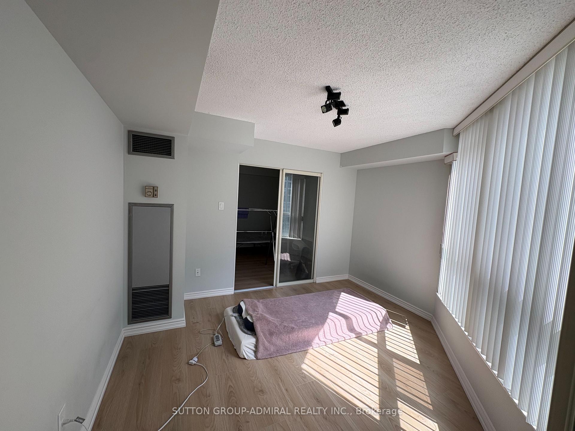 Photo 15 of Unit 701, 1 Clark Avenue W, Vaughan, Crestwood-Springfarm-Yorkhill — HOMEH