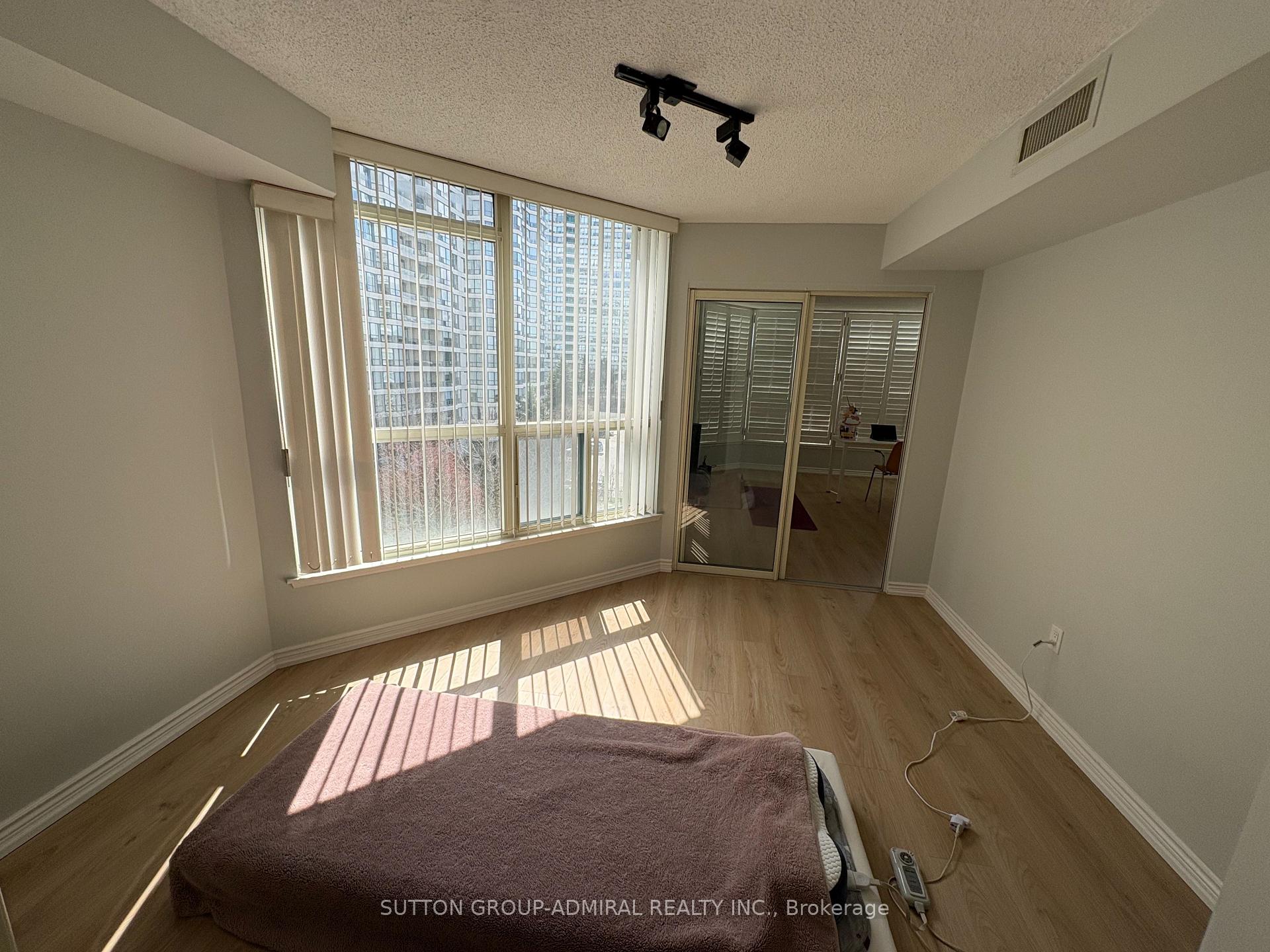 Photo 28 of Unit 701, 1 Clark Avenue W, Vaughan, Crestwood-Springfarm-Yorkhill — HOMEH