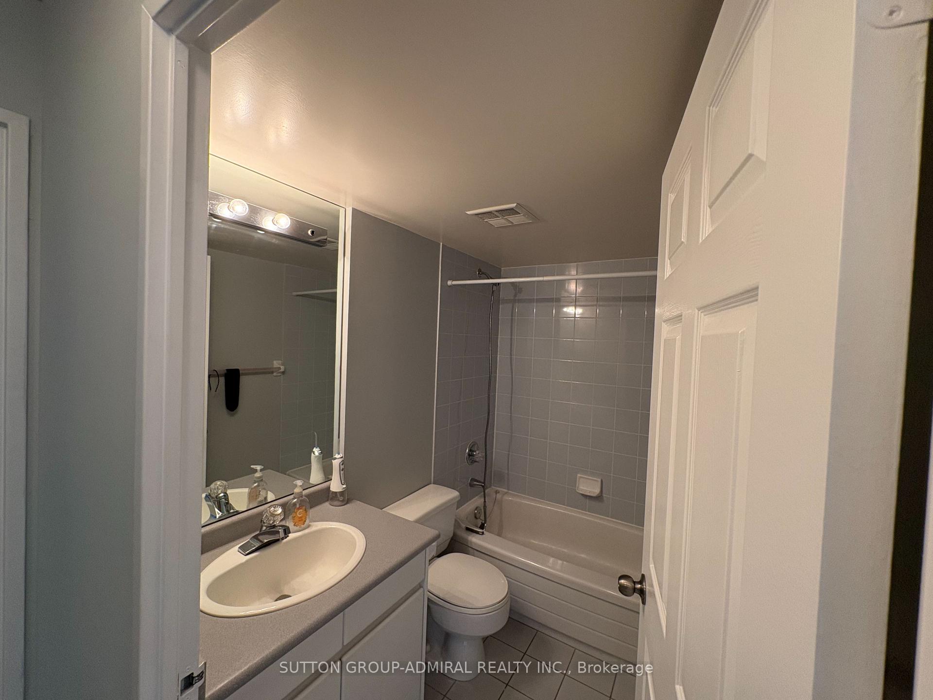 Photo 13 of Unit 701, 1 Clark Avenue W, Vaughan, Crestwood-Springfarm-Yorkhill — HOMEH