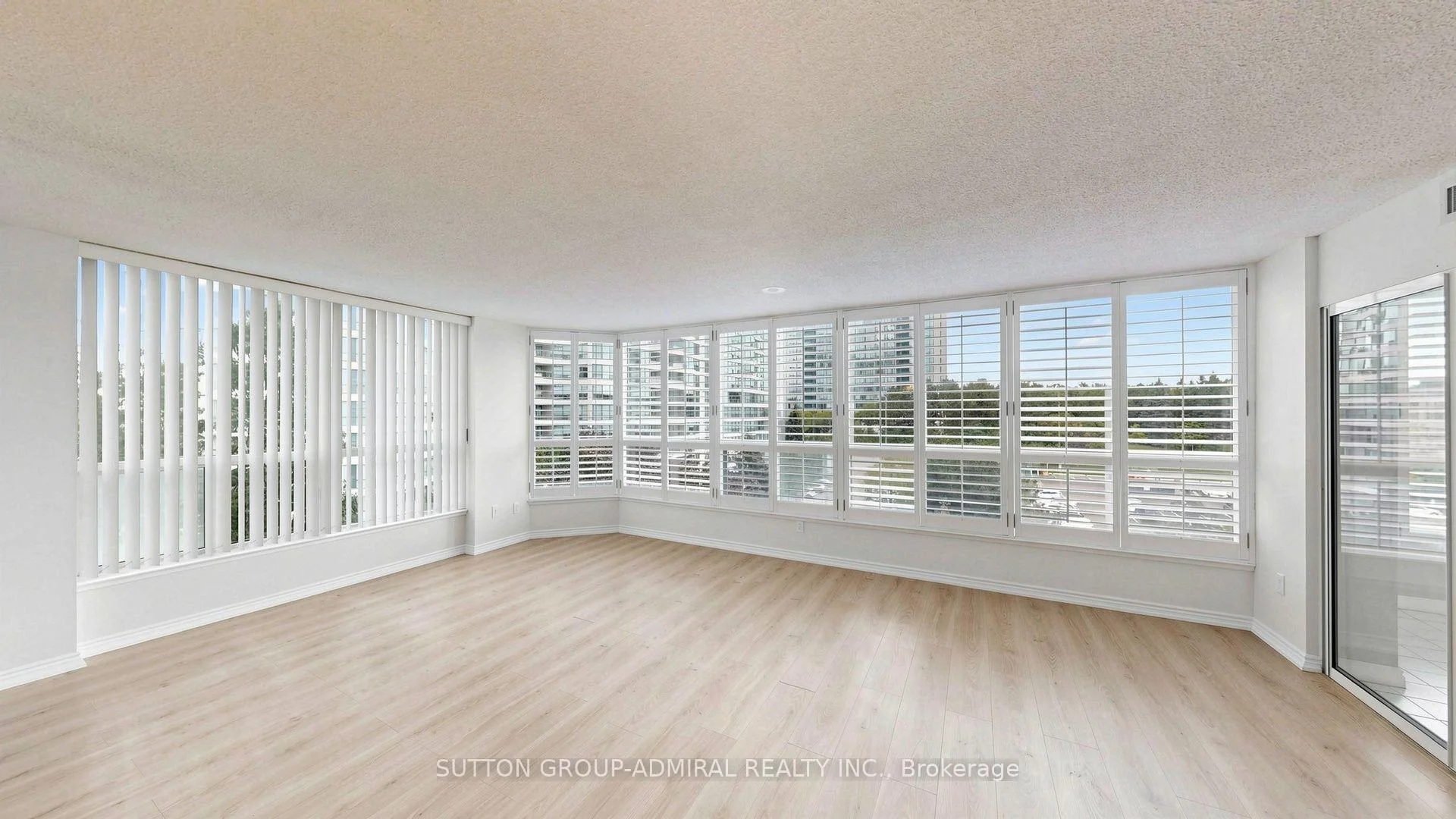 Photo 31 of Unit 701, 1 Clark Avenue W, Vaughan, Crestwood-Springfarm-Yorkhill — HOMEH