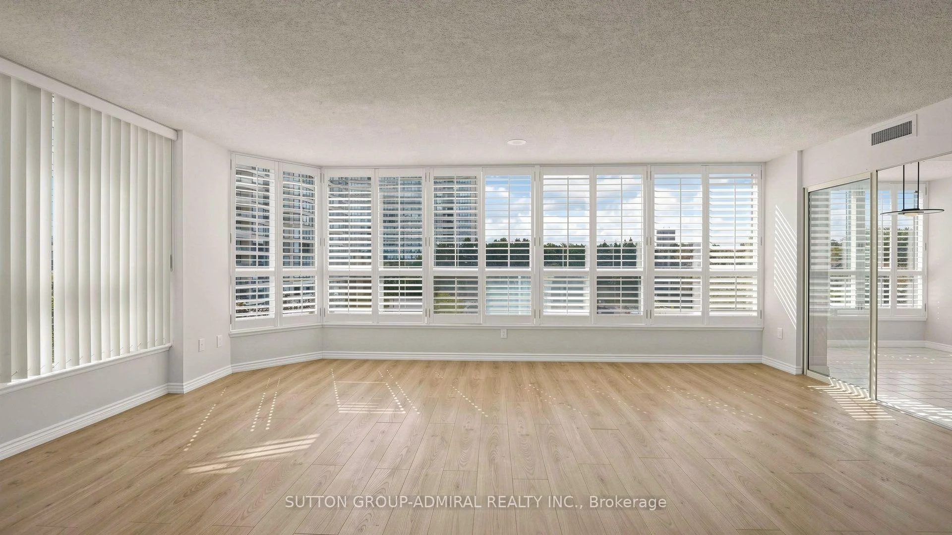 Photo 35 of Unit 701, 1 Clark Avenue W, Vaughan, Crestwood-Springfarm-Yorkhill — HOMEH