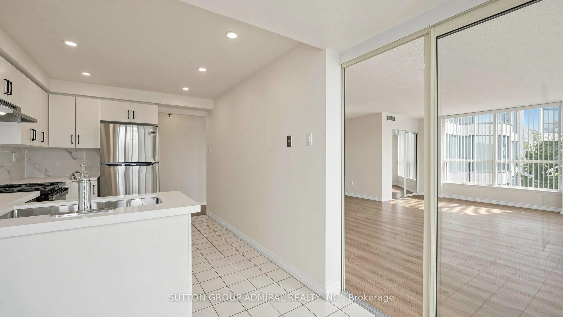 Photo 26 of Unit 701, 1 Clark Avenue W, Vaughan, Crestwood-Springfarm-Yorkhill — HOMEH