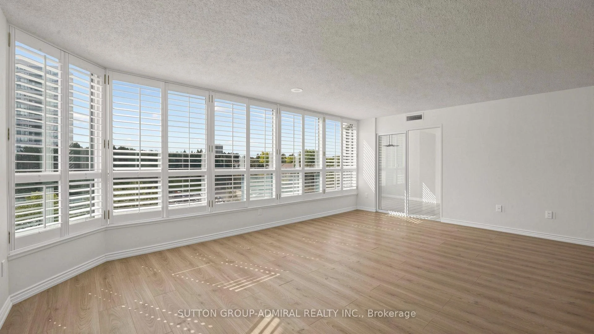 Photo 36 of Unit 701, 1 Clark Avenue W, Vaughan, Crestwood-Springfarm-Yorkhill — HOMEH