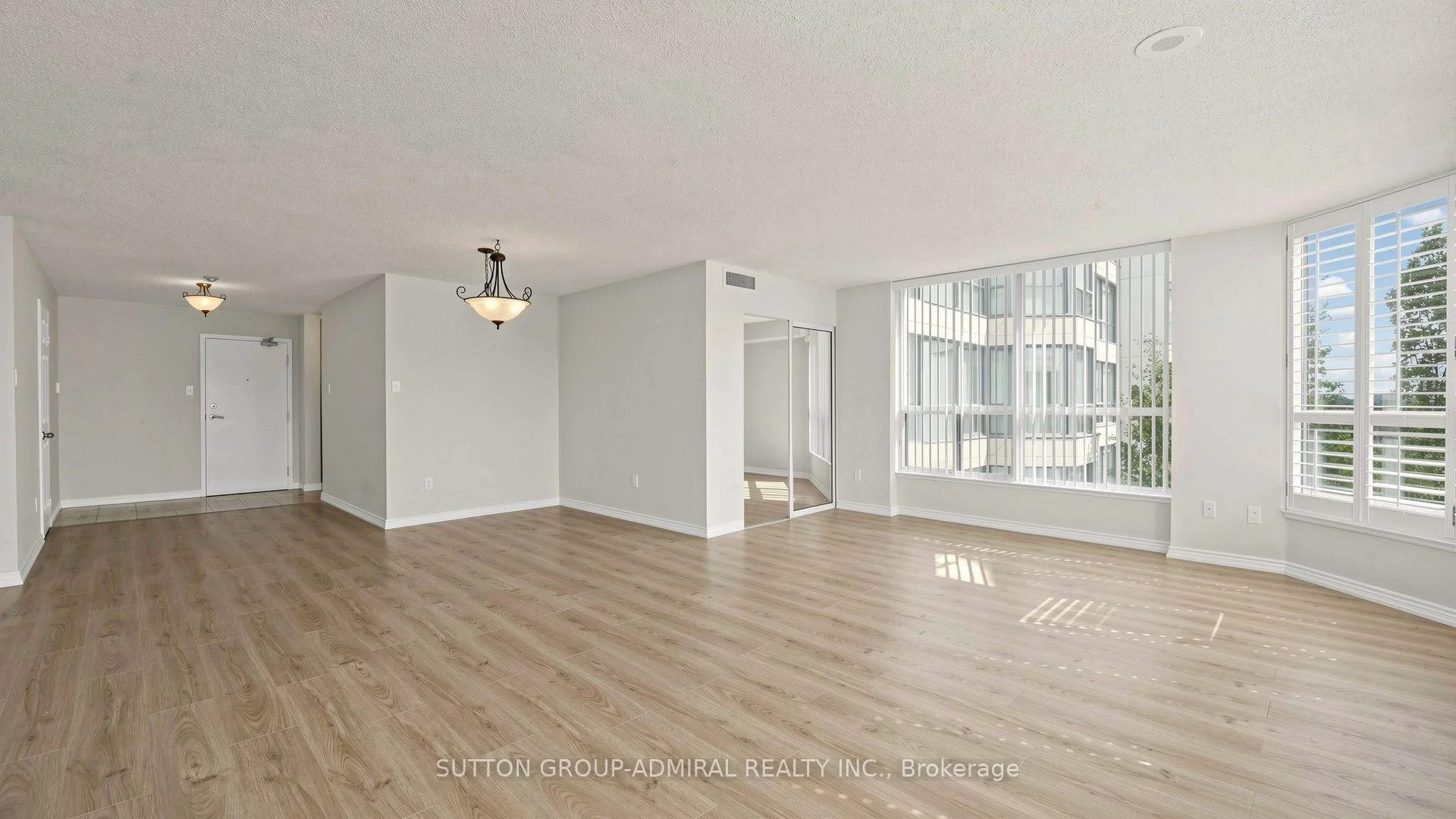 Photo 38 of Unit 701, 1 Clark Avenue W, Vaughan, Crestwood-Springfarm-Yorkhill — HOMEH