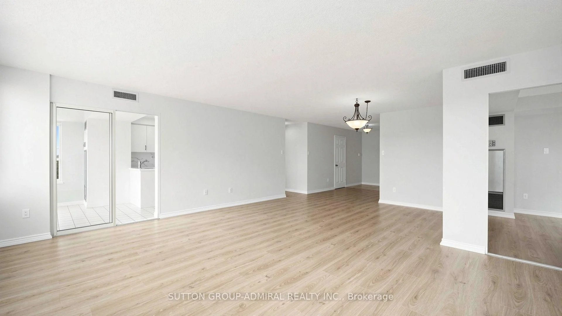 Photo 39 of Unit 701, 1 Clark Avenue W, Vaughan, Crestwood-Springfarm-Yorkhill — HOMEH