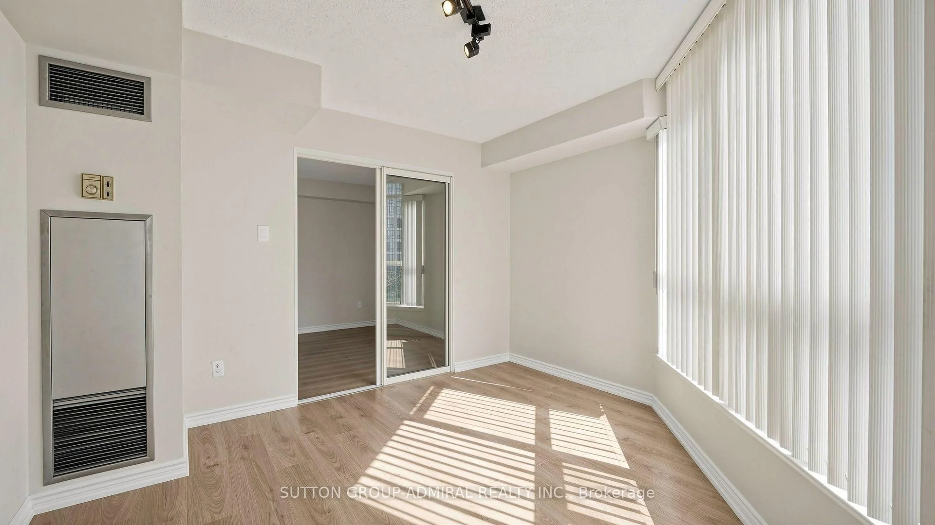 Photo 47 of Unit 701, 1 Clark Avenue W, Vaughan, Crestwood-Springfarm-Yorkhill — HOMEH