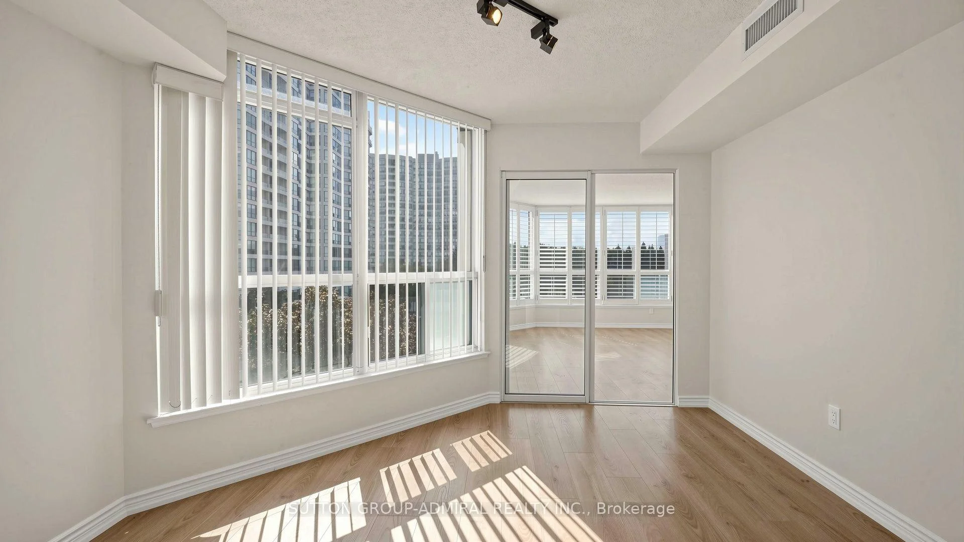 Photo 48 of Unit 701, 1 Clark Avenue W, Vaughan, Crestwood-Springfarm-Yorkhill — HOMEH