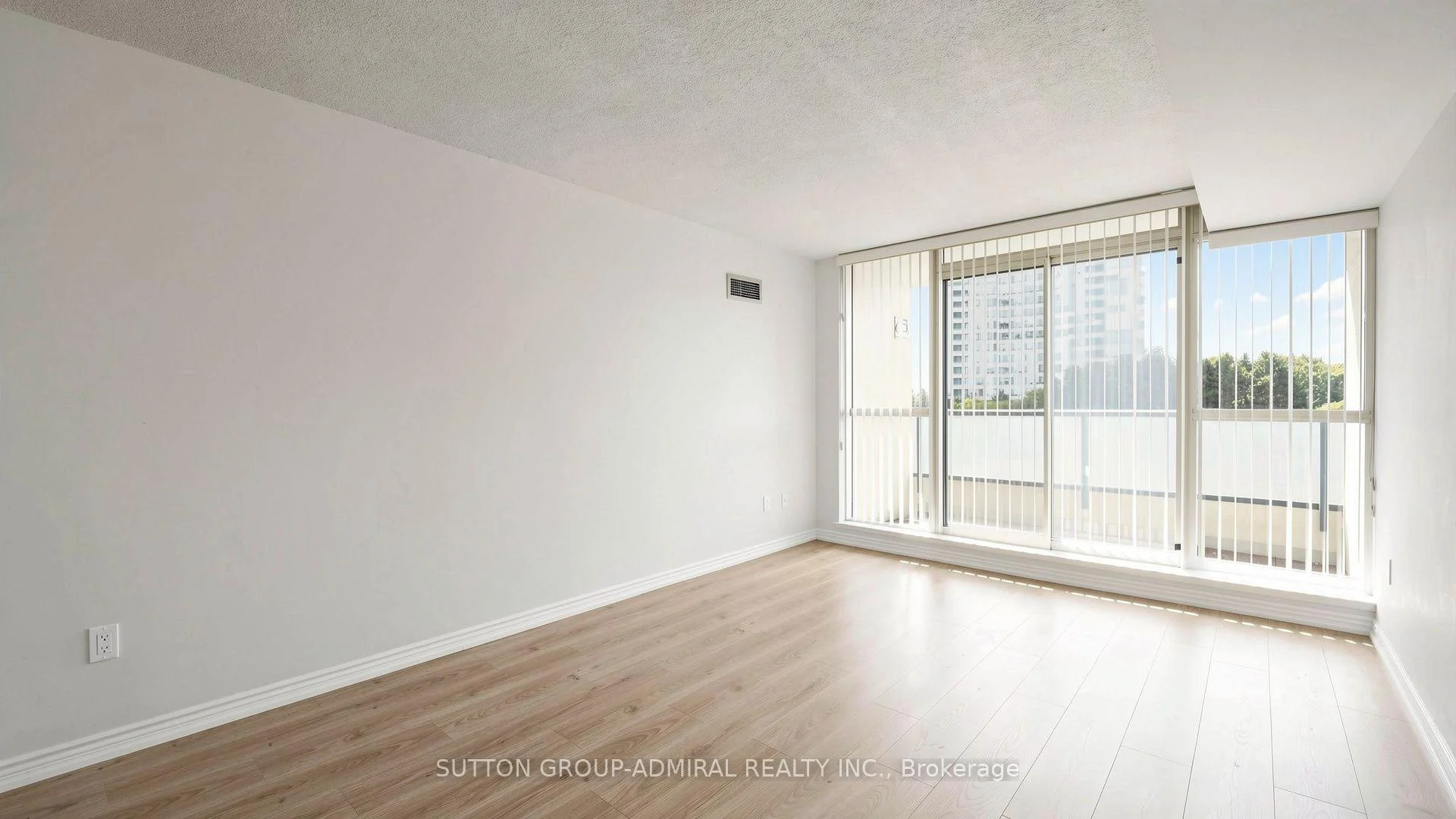 Photo 51 of Unit 701, 1 Clark Avenue W, Vaughan, Crestwood-Springfarm-Yorkhill — HOMEH