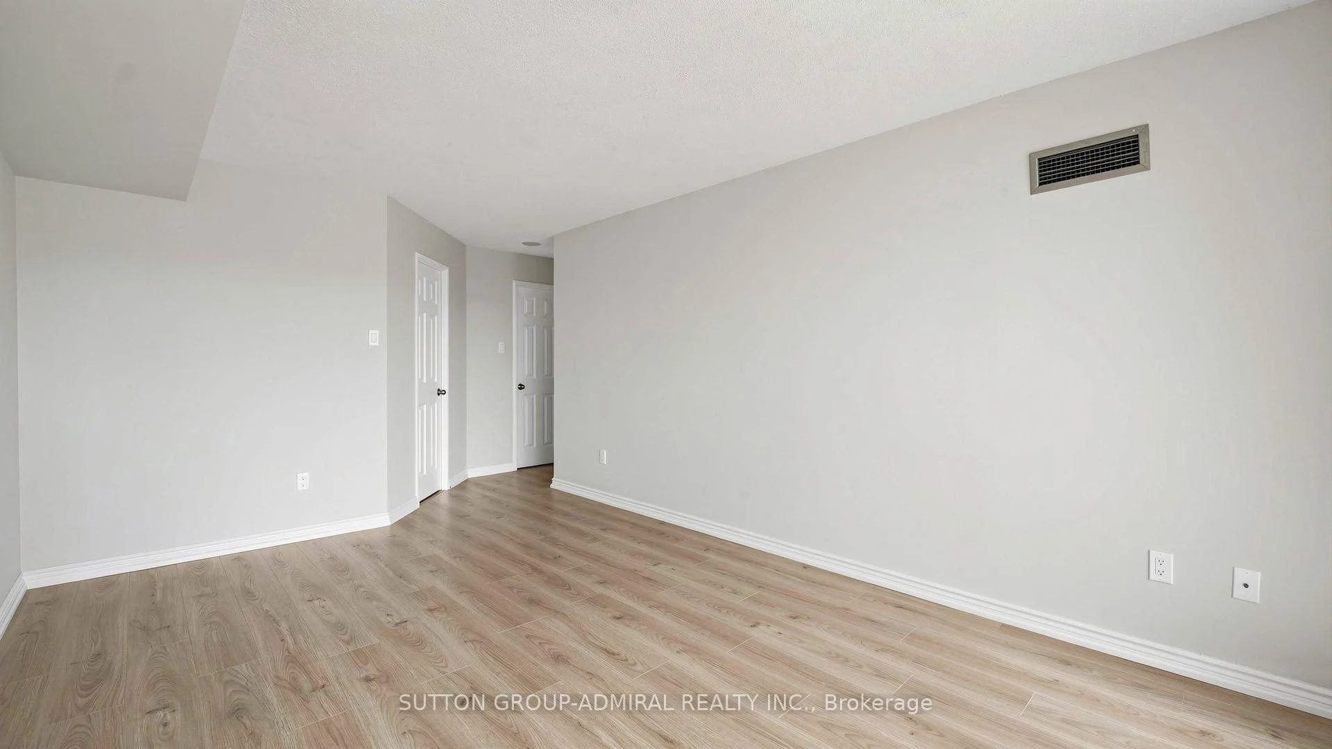 Photo 52 of Unit 701, 1 Clark Avenue W, Vaughan, Crestwood-Springfarm-Yorkhill — HOMEH