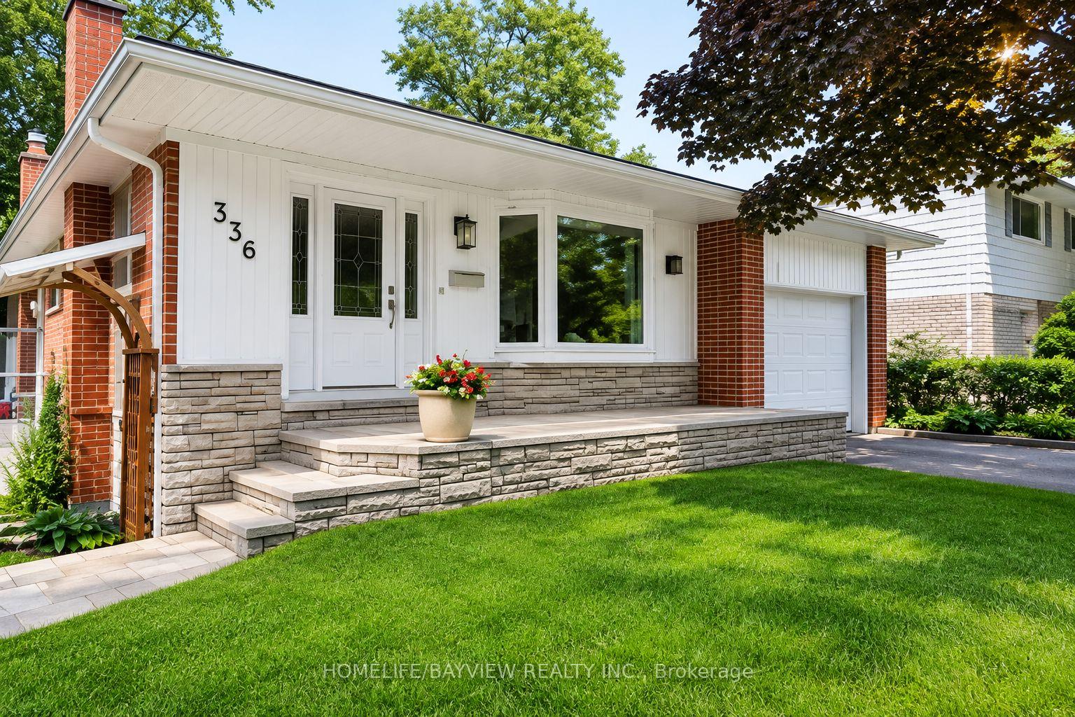 Front of 338 Lorne(Lower Level) Avenue