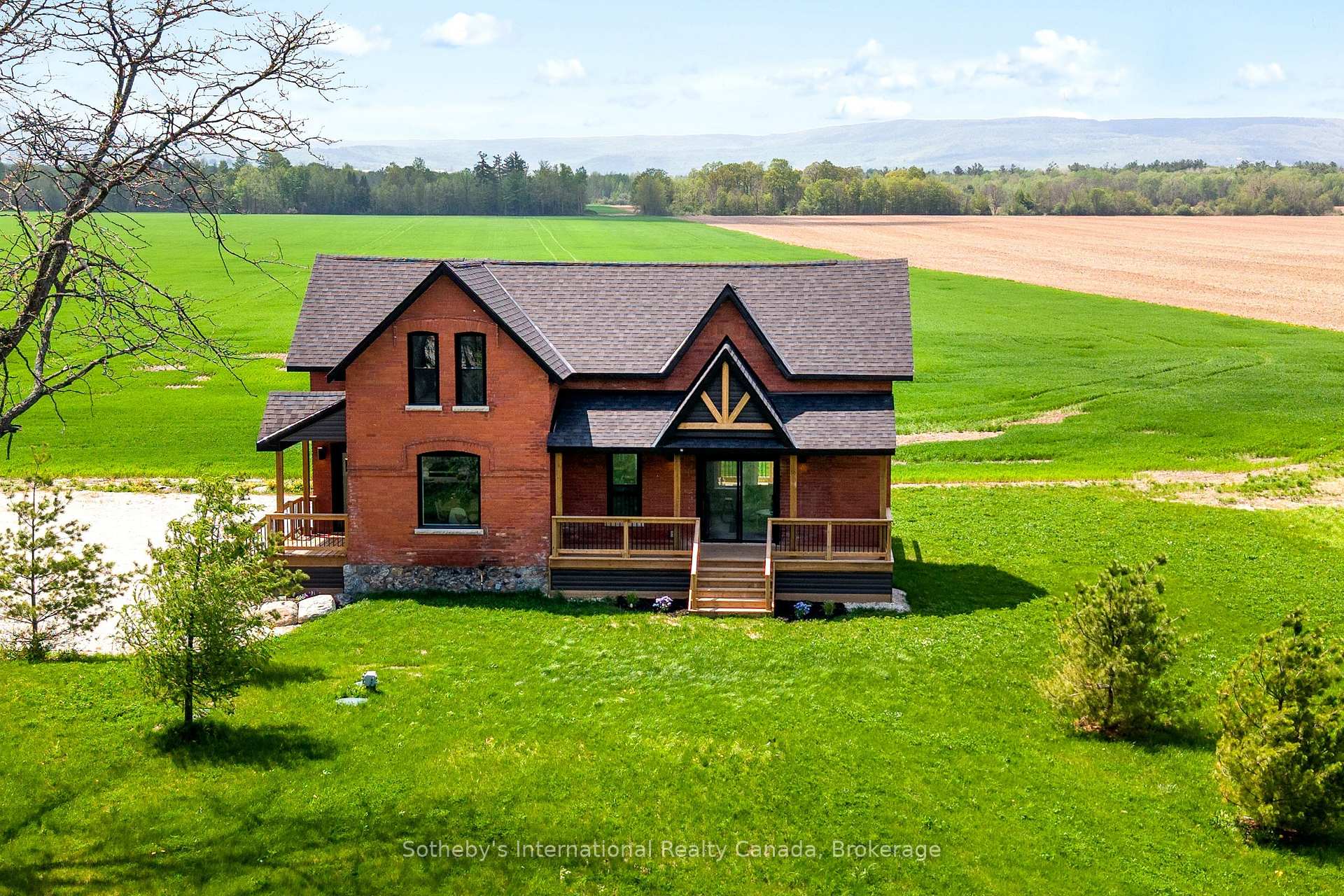 Photo 2 of 1952 Nottawasaga N, Clearview, Rural Clearview — HOMEH