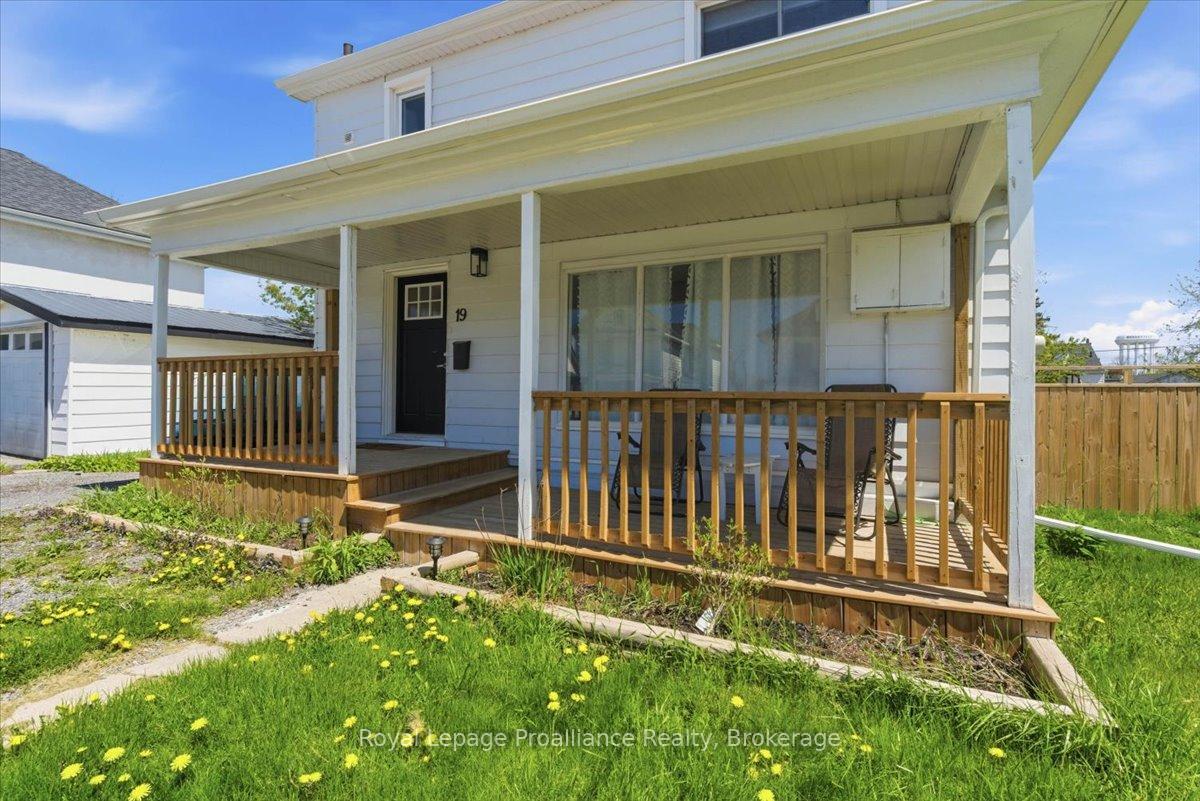 Photo 3 of 19 Boswell Street, Belleville, Belleville Ward — HOMEH