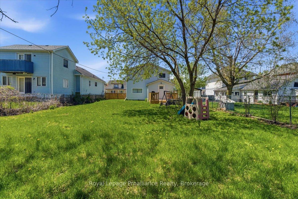 Photo 43 of 19 Boswell Street, Belleville, Belleville Ward — HOMEH