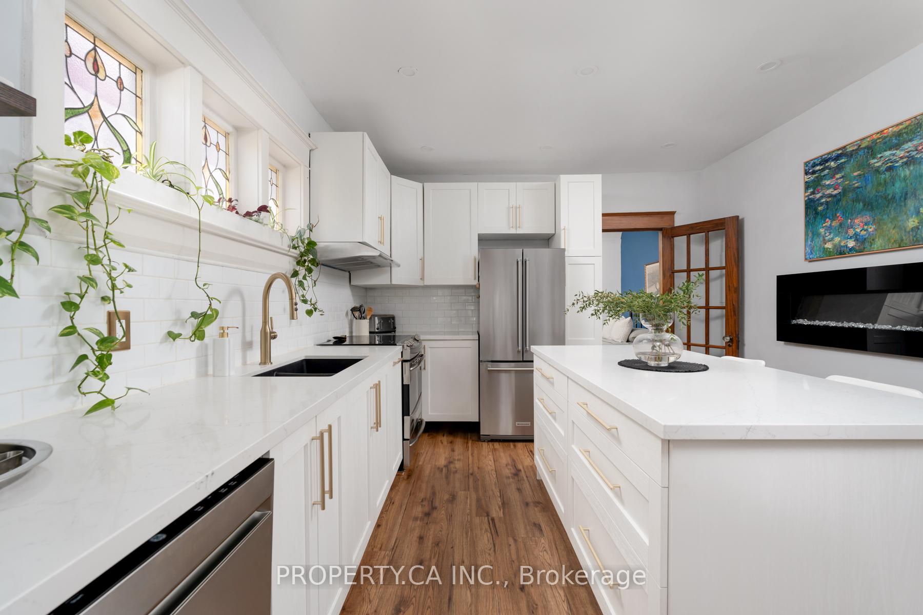 Photo 4 of 9 Fairview Avenue, Toronto, High Park North — HOMEH