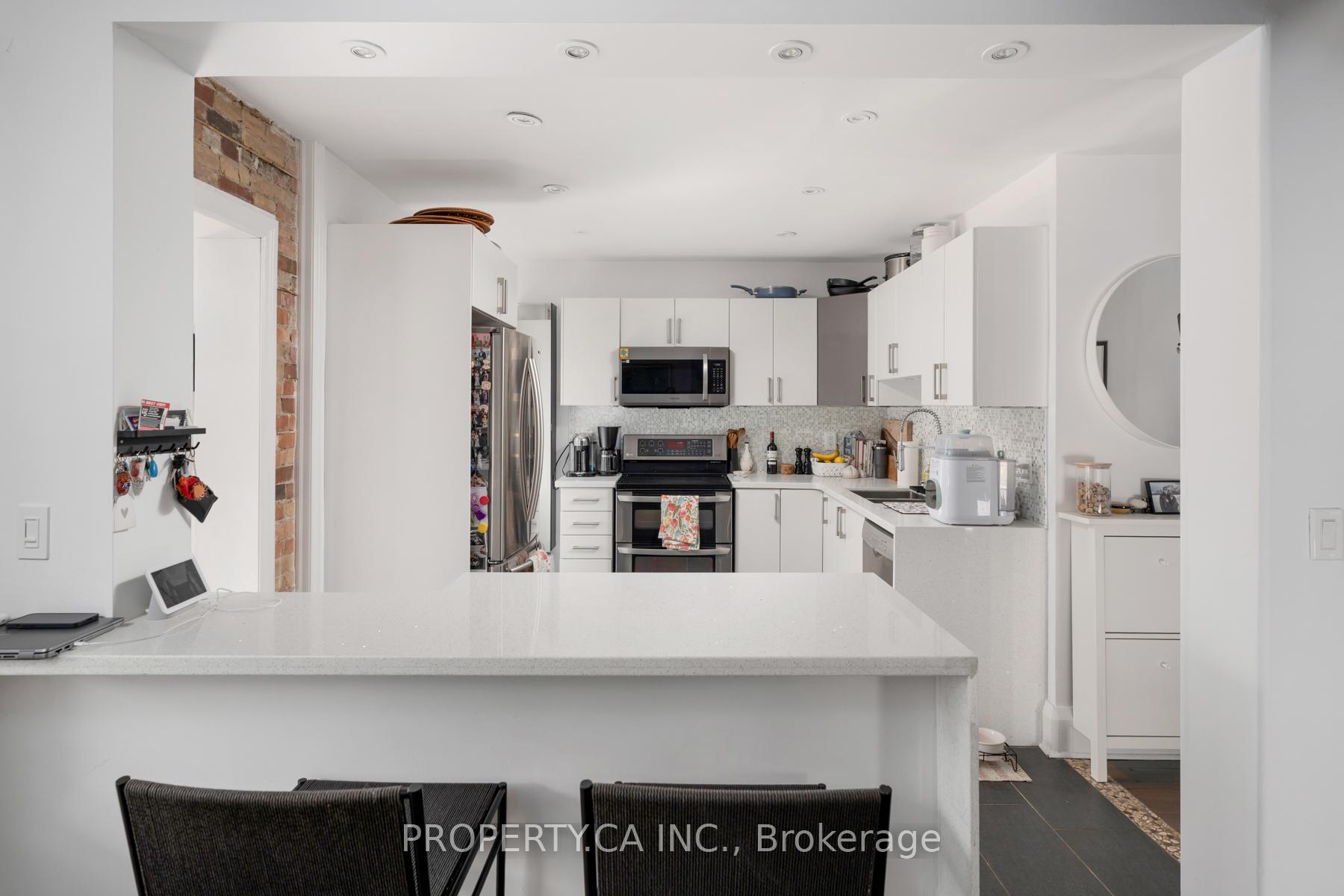 Photo 14 of 9 Fairview Avenue, Toronto, High Park North — HOMEH