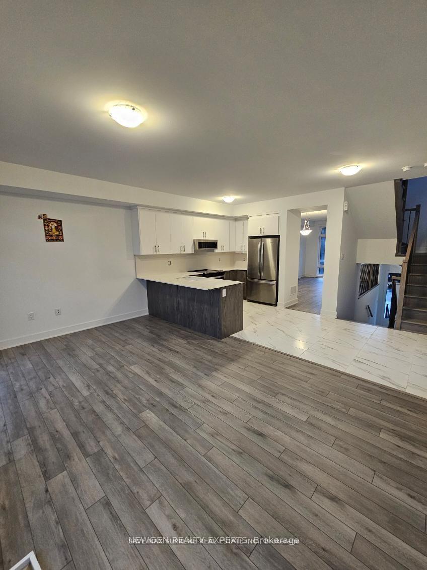Photo 6 of 763 Stanstead Path, Oshawa, Samac — HOMEH
