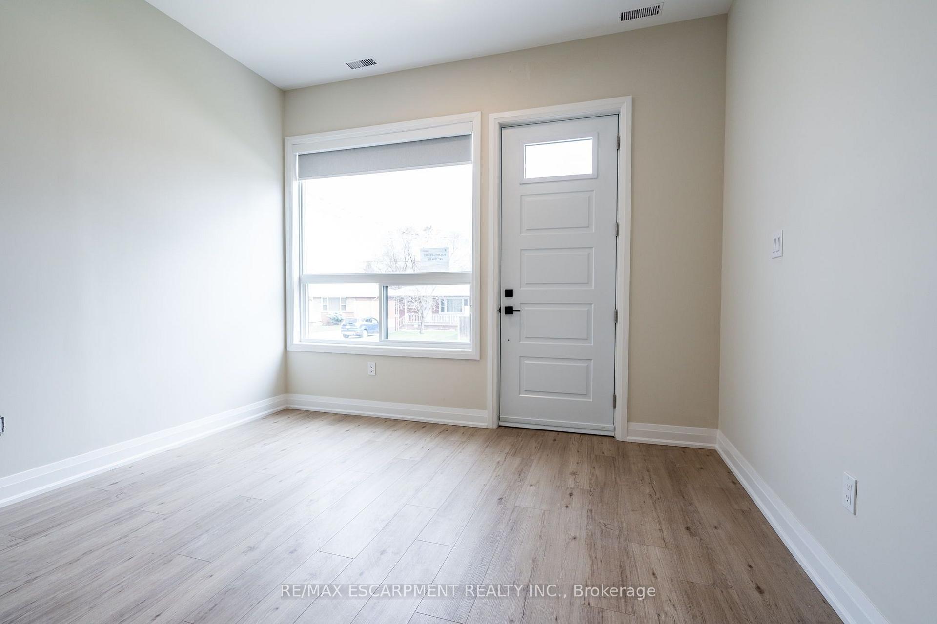 Photo 2 of Unit B, 728 Eleventh Avenue, Hamilton, Hampton Heights — HOMEH