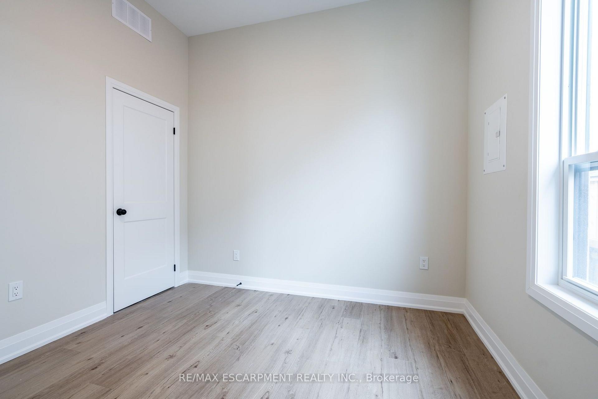 Photo 5 of Unit B, 728 Eleventh Avenue, Hamilton, Hampton Heights — HOMEH