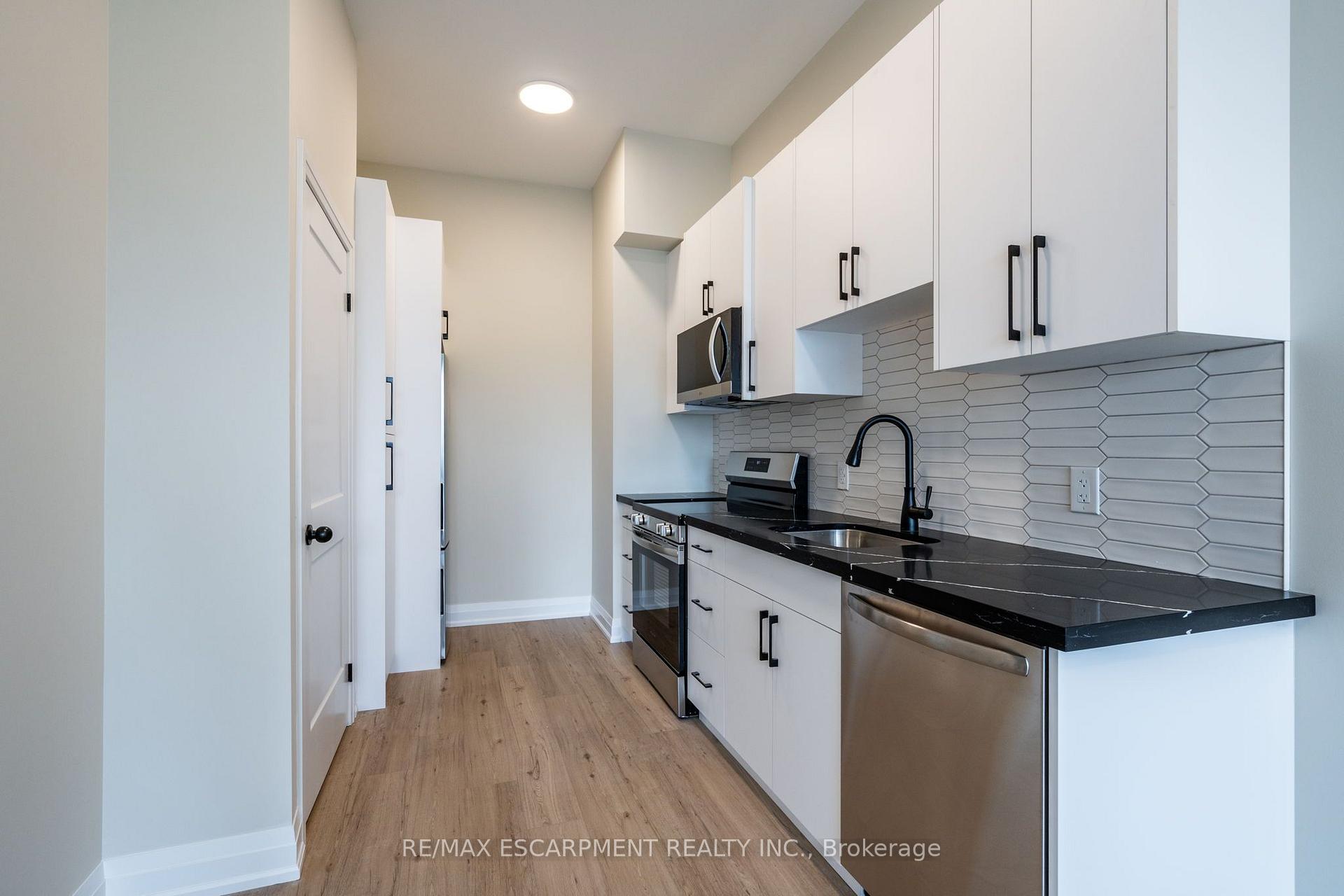 Photo 6 of Unit B, 728 Eleventh Avenue, Hamilton, Hampton Heights — HOMEH