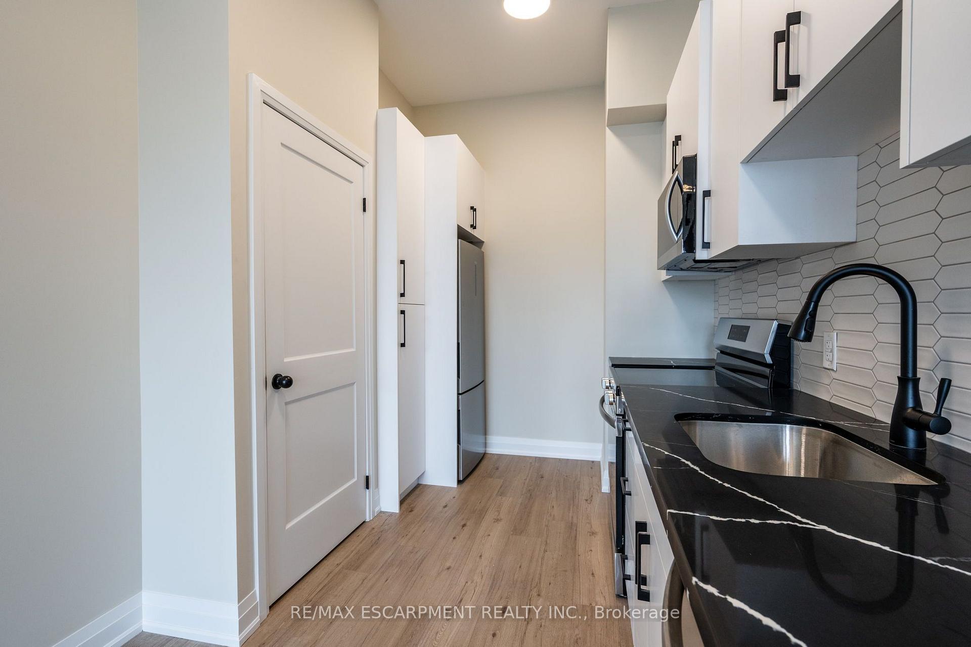 Photo 7 of Unit B, 728 Eleventh Avenue, Hamilton, Hampton Heights — HOMEH